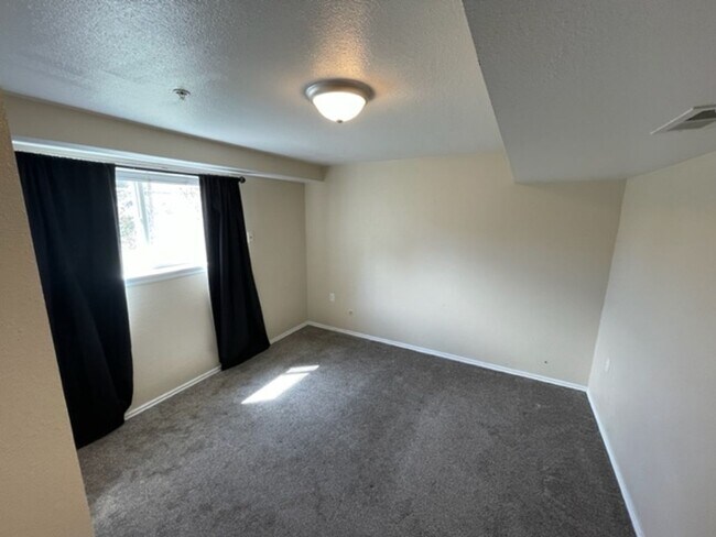 Foto del edificio - 455 N. 400 W.