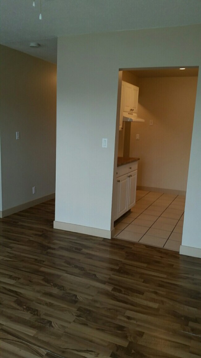 Photo du bâtiment - 2 Bed 1.5 Bath Unit in Red Deer, AB