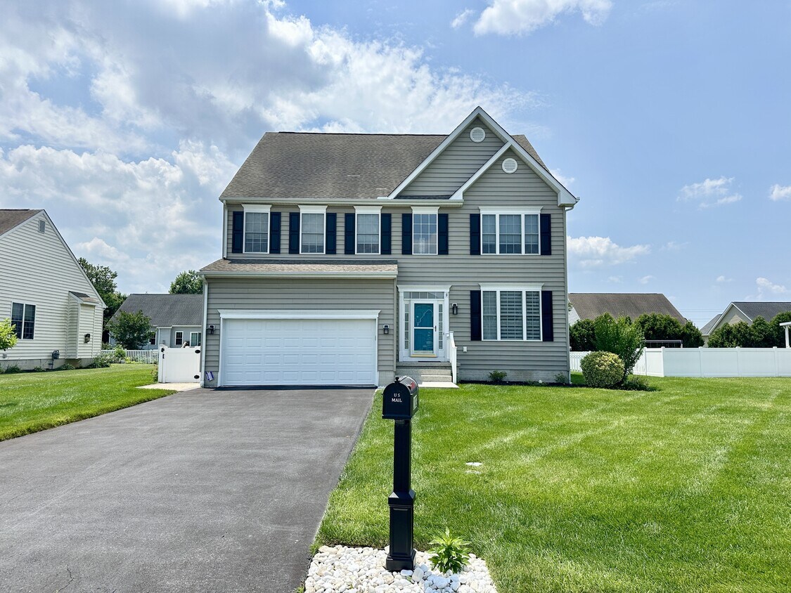 Foto principal - 102 Marlin Ct