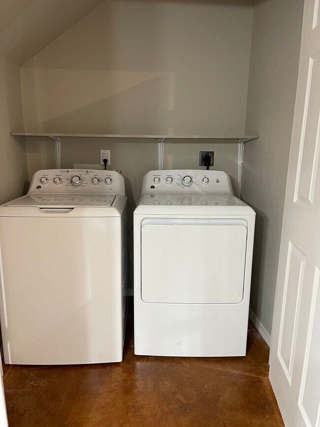 Foto del edificio - 955 C