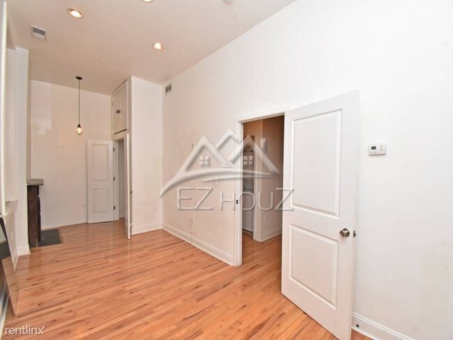 Building Photo - 329 N Eutaw St