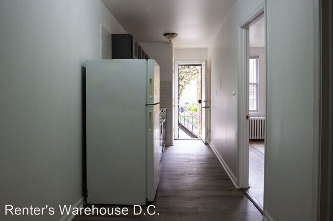 Building Photo - 1 br, 1 bath House - 2021 I St NE #1