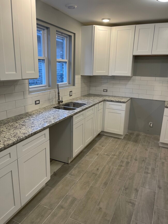 Beautiful Kitchen - 8625 S Euclid Ave