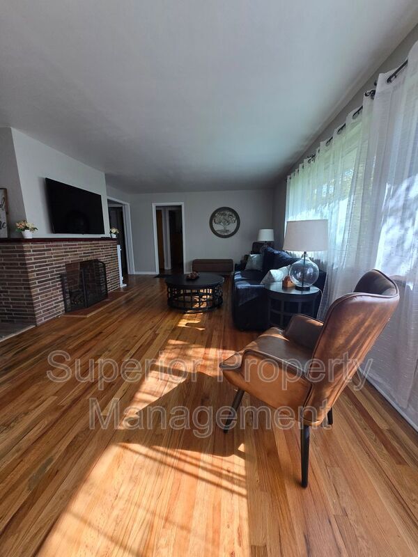 Foto del edificio - 2781 Deming Blvd