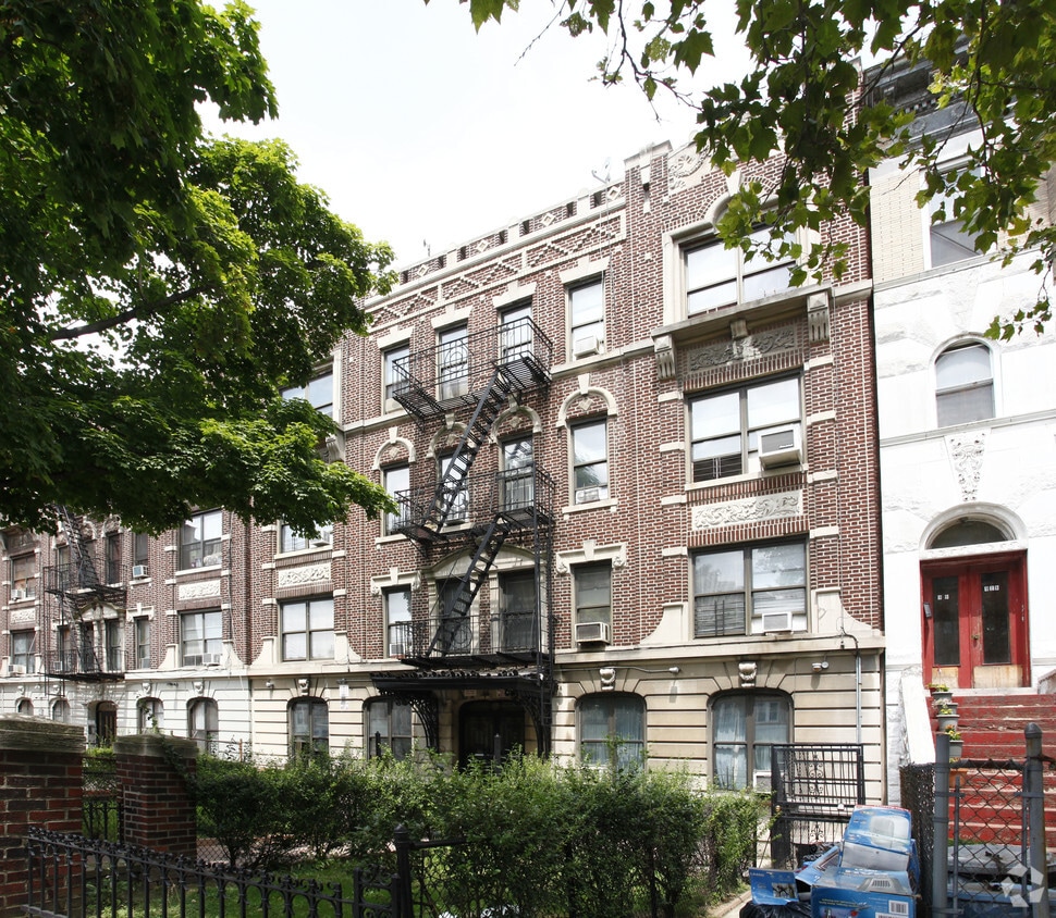 Primary Photo - 925 Saint Marks Ave