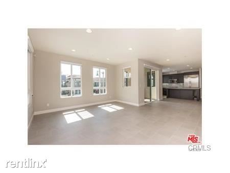 Building Photo - 12895 Runway Rd