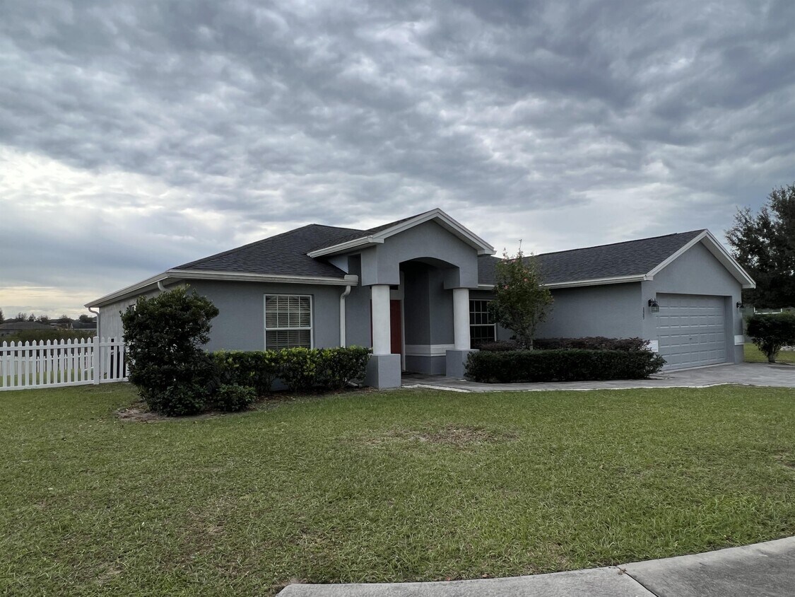 329 Highland Meadows Dr, Davenport, FL 33837 House Rental in Davenport, FL