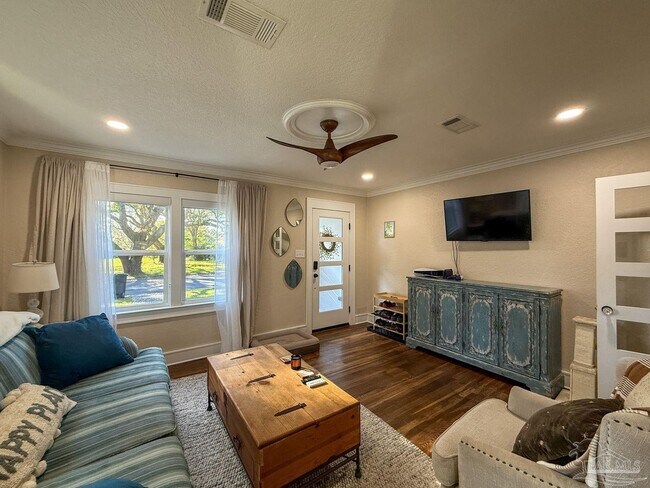 Foto del edificio - 224 N M St