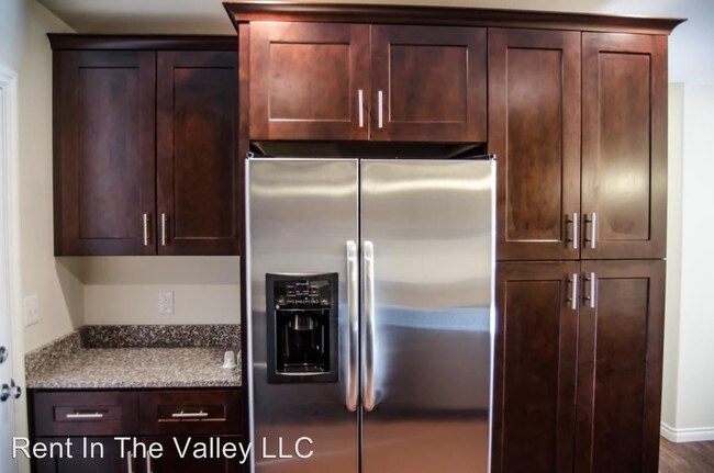 Building Photo - 981 W Cache Dr