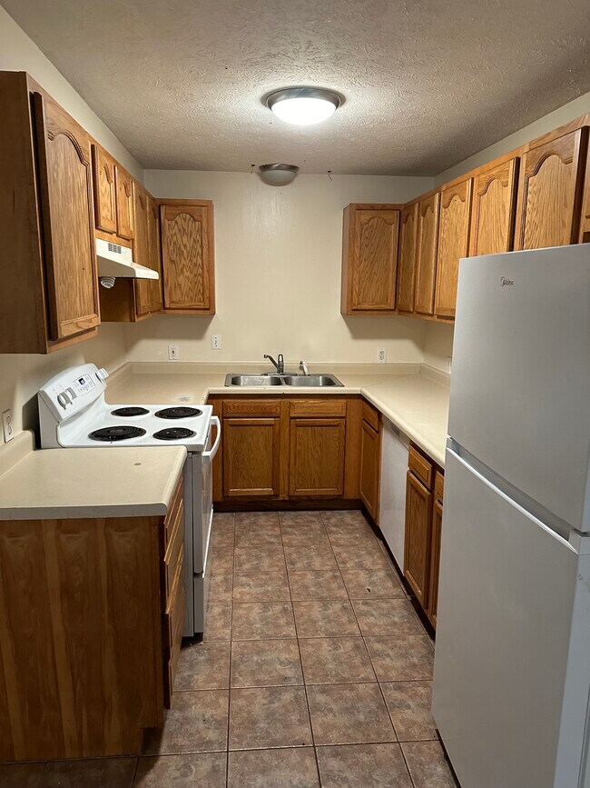 Building Photo - 101 Hoss Ln