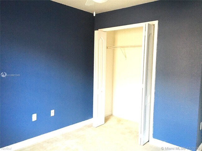 Building Photo - 3 br, 2.5 bath Condo - 4525 SW 160th Ave