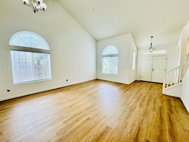 Foto del edificio - 13721 Santa Lucia Dr