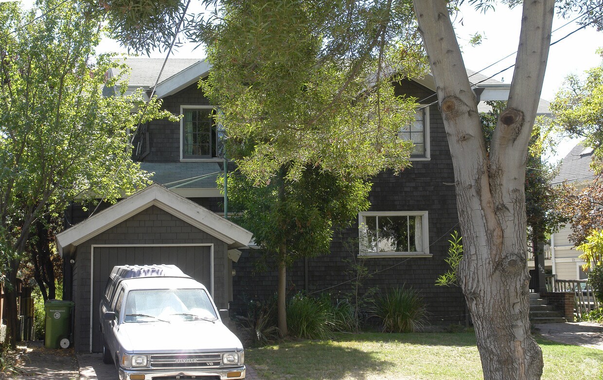 Foto del edificio - 652 Chetwood St