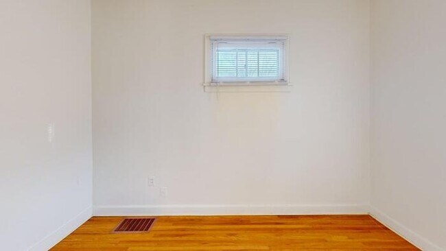 Foto del edificio - 411 W Bowen Ave