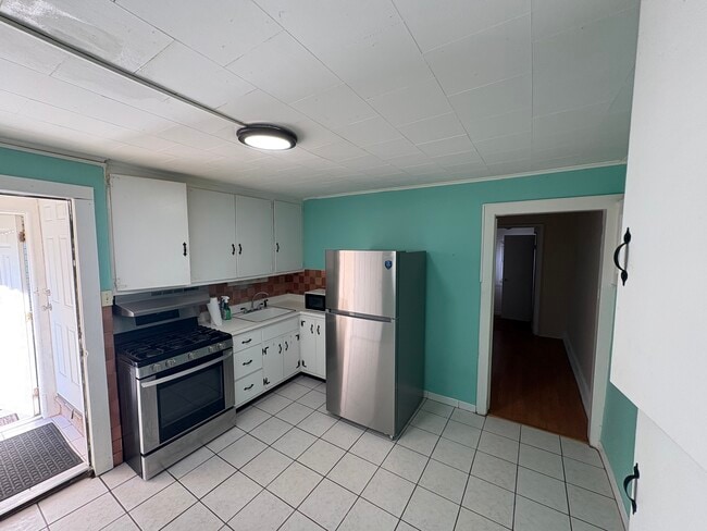 Building Photo - 522 Saddle River Rd