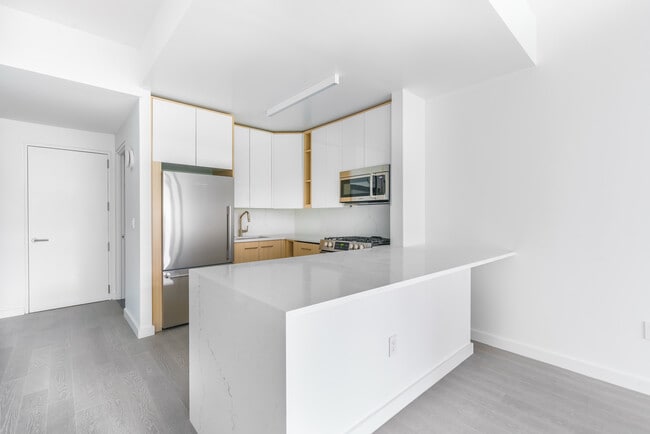 Interior Photo - 101 West End Avenue