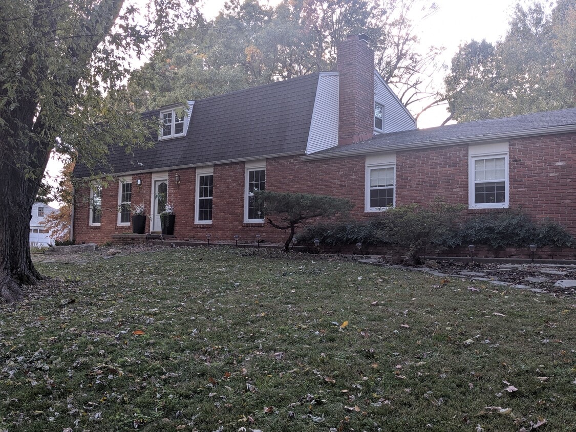 Primary Photo - 1306 Marion Dr