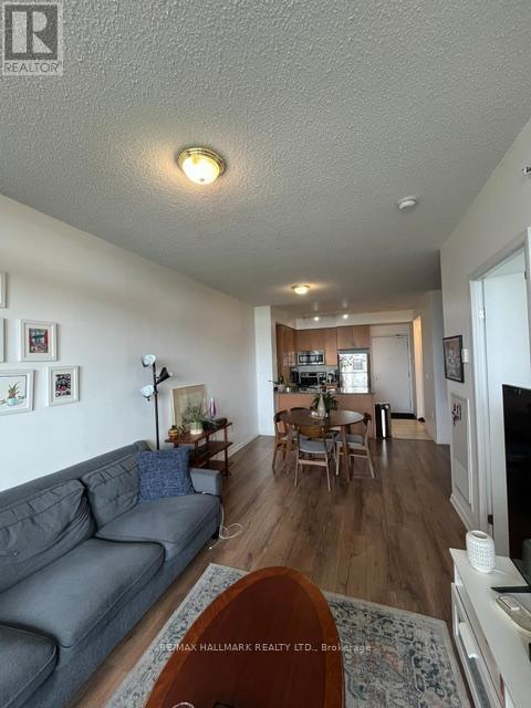 Photo du bâtiment - 800 Lawrence Ave W