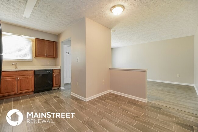 Foto del edificio - 6560 Benjamin Dr