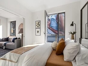 Building Photo - 87 Oxford St