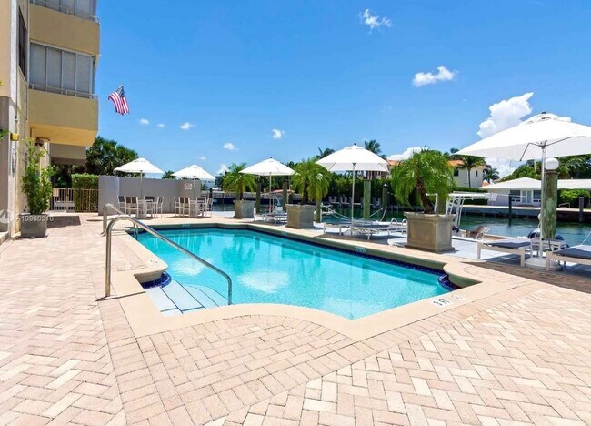 Foto del edificio - 9660 W Bay Harbor Dr