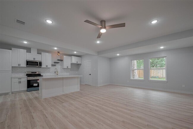 Foto del edificio - 25411 Friar Lake Ln