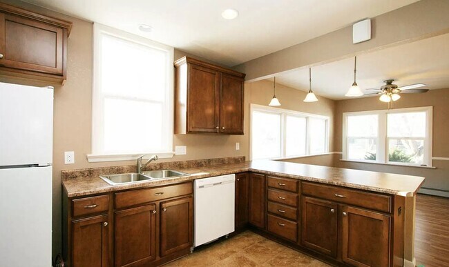 Building Photo - 4152 Zenobia St