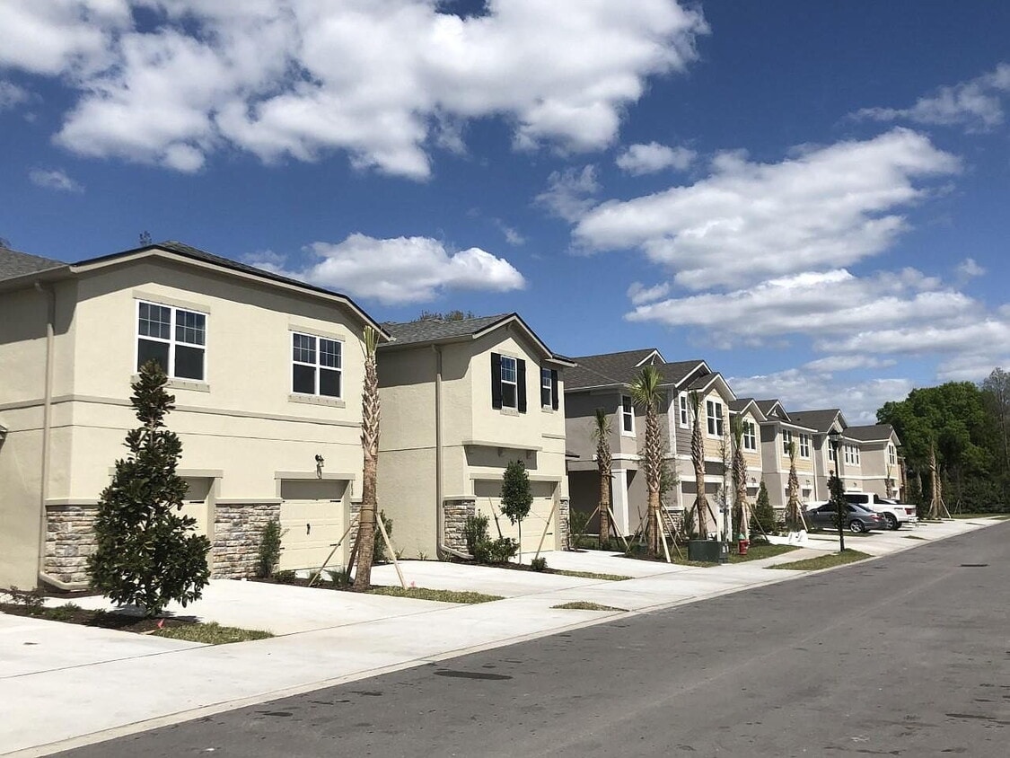 Foto principal - 6117 Grand Sonata Ave