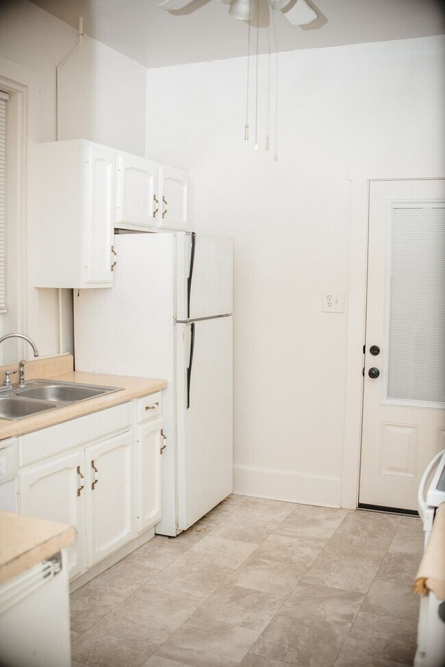 Foto del edificio - 204 E High St