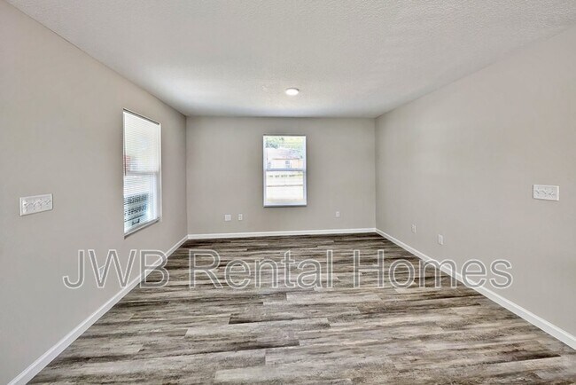 Foto del edificio - 2127 Lewis St
