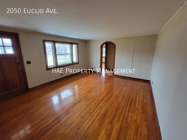 Building Photo - 2050 Euclid Ave.