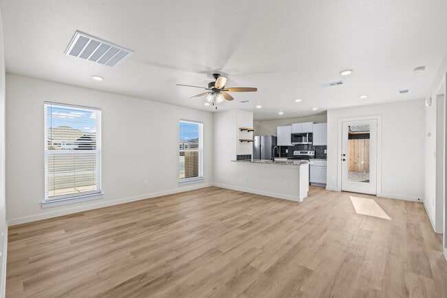 Building Photo - Charming Cottage in Frenship ISD!