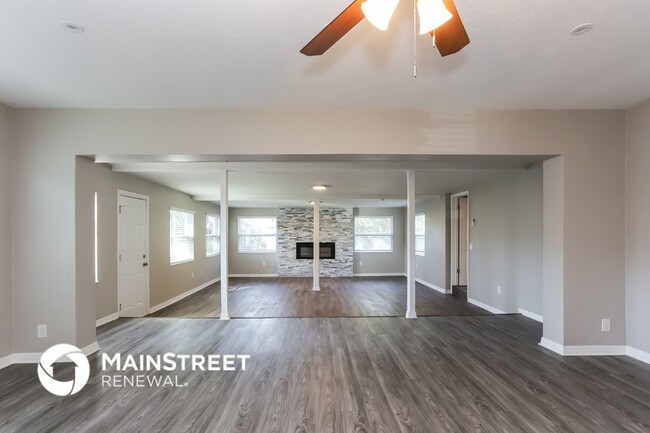 Foto del edificio - 2053 Barcelona Dr S