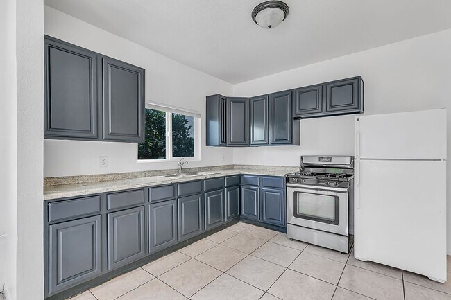 Foto del edificio - 321 E 84th St