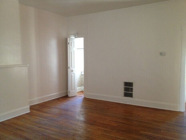Building Photo - 16 W Stiegel St