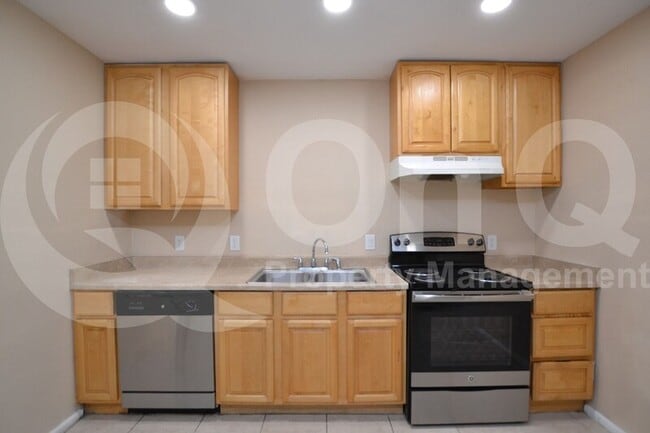 Building Photo - 8118 N 29th Ave