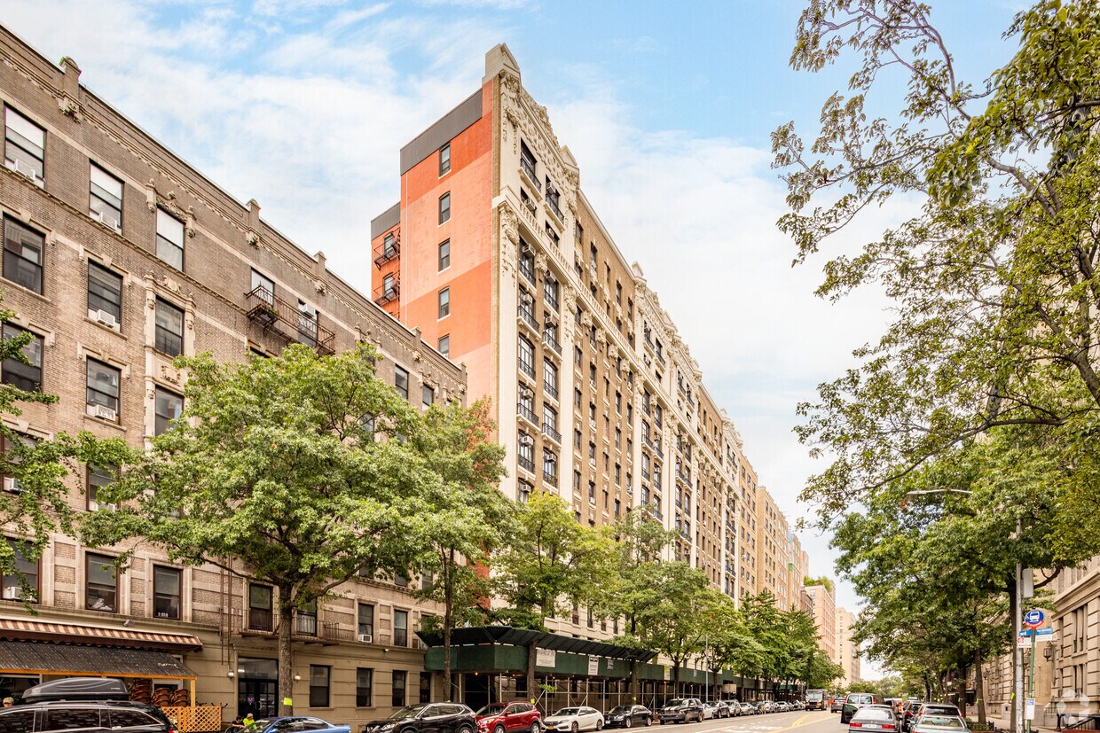Amherst Cortlandt Condominiums Apartments in New York, NY