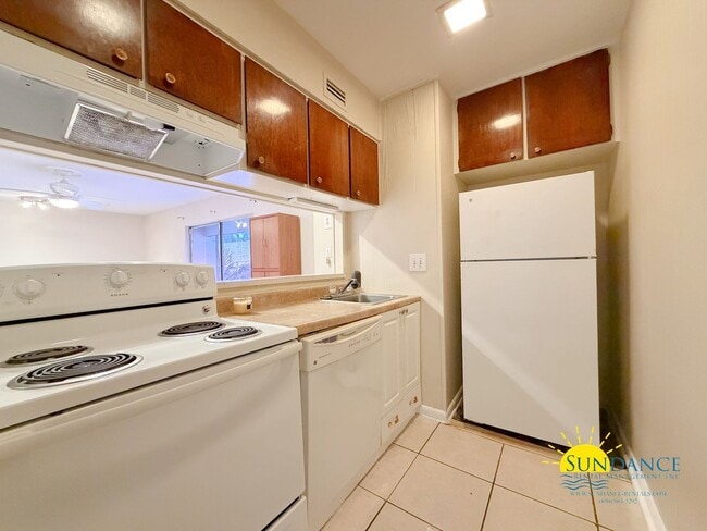 Building Photo - Cozy 2 Bedroom Condo in Spanish Villas!