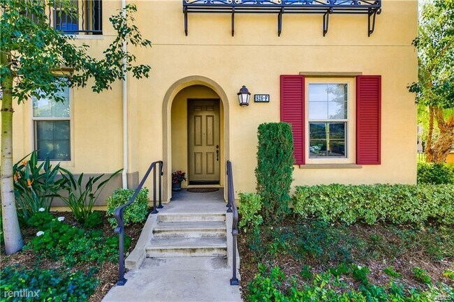 Building Photo - 4 br, 4 bath Condo - 826 E Promenade Unit F