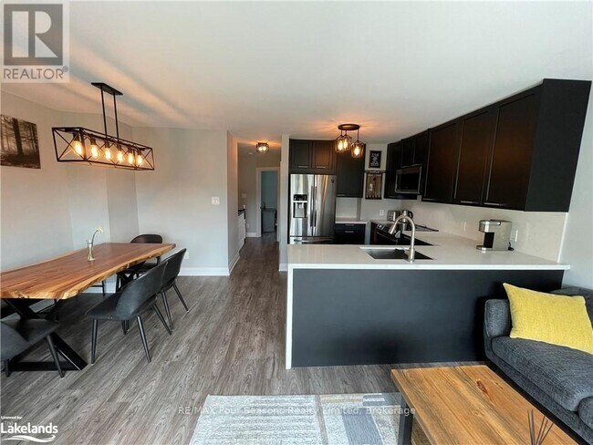 Building Photo - 162 Settlers Way