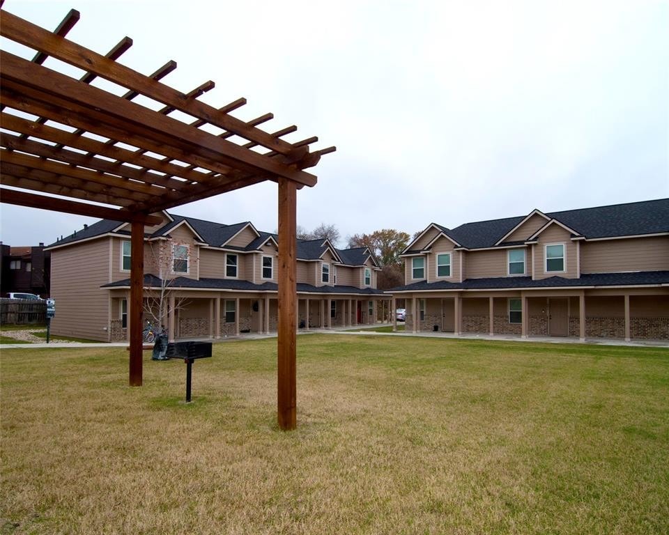 2002 20th St Unit 504, Huntsville, TX 77340 Condo for Rent in