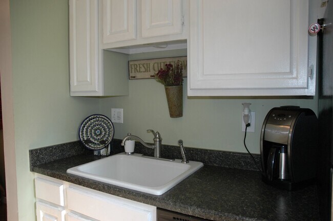 Kitchen1 - 704 S Arlington Mill Dr