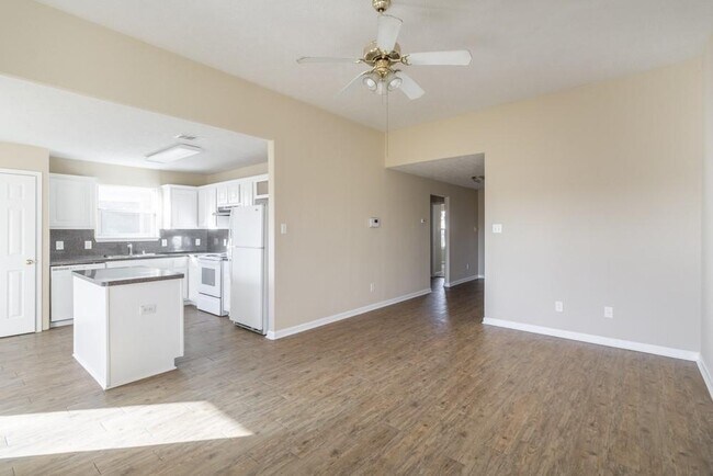 Building Photo - 2604 Redfish Dr