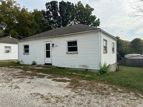 Building Photo - 10703 Hickman Mills Dr