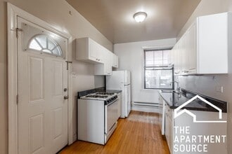 Building Photo - 1315 Oak Ave