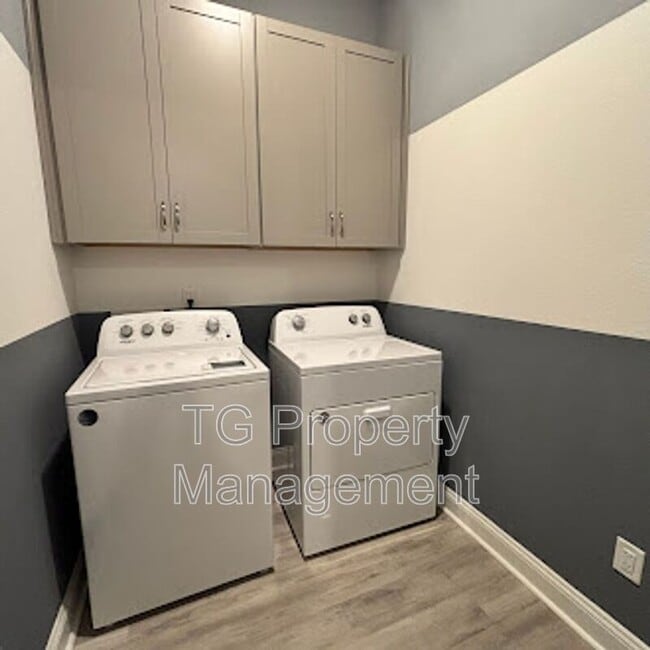 Building Photo - 4484 Sun Lily Ct