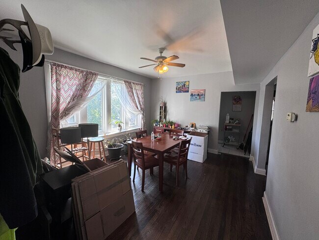 Foto del edificio - 7436 S Colfax Ave
