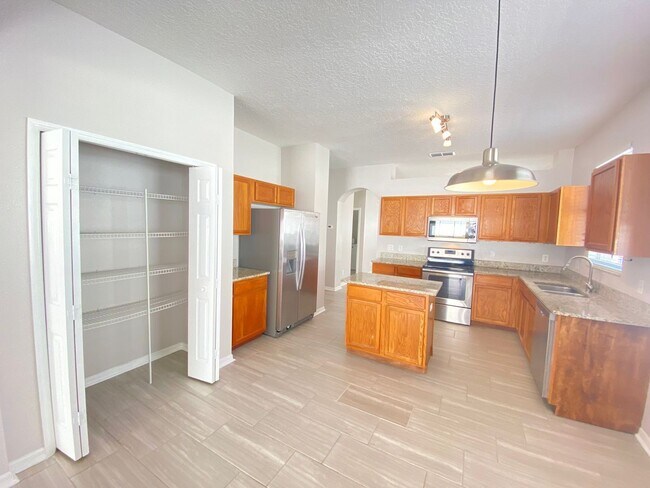 Foto del edificio - 1737 Lalique Ln