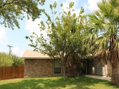 Building Photo - 6991 Sunset Village Dr
