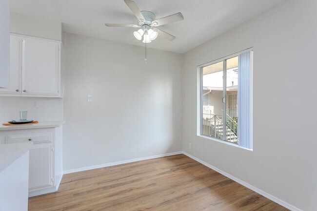 Foto del edificio - 842 Elm Ave